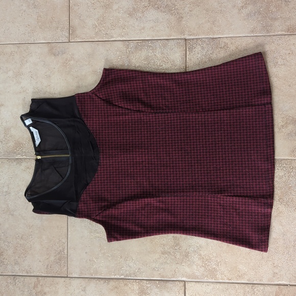 Reitmans Tops - Reitmans top with mesh upper area